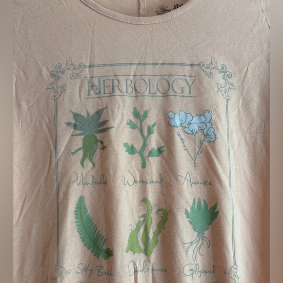 Wizarding World of Harry Potter NWT Herbology Women's T-Shirt Size L Peach - Picture 4 of 8